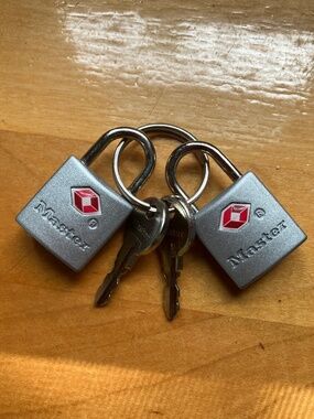 Master Lock 2-Pack Padlocks Silver with Keys – Brand New